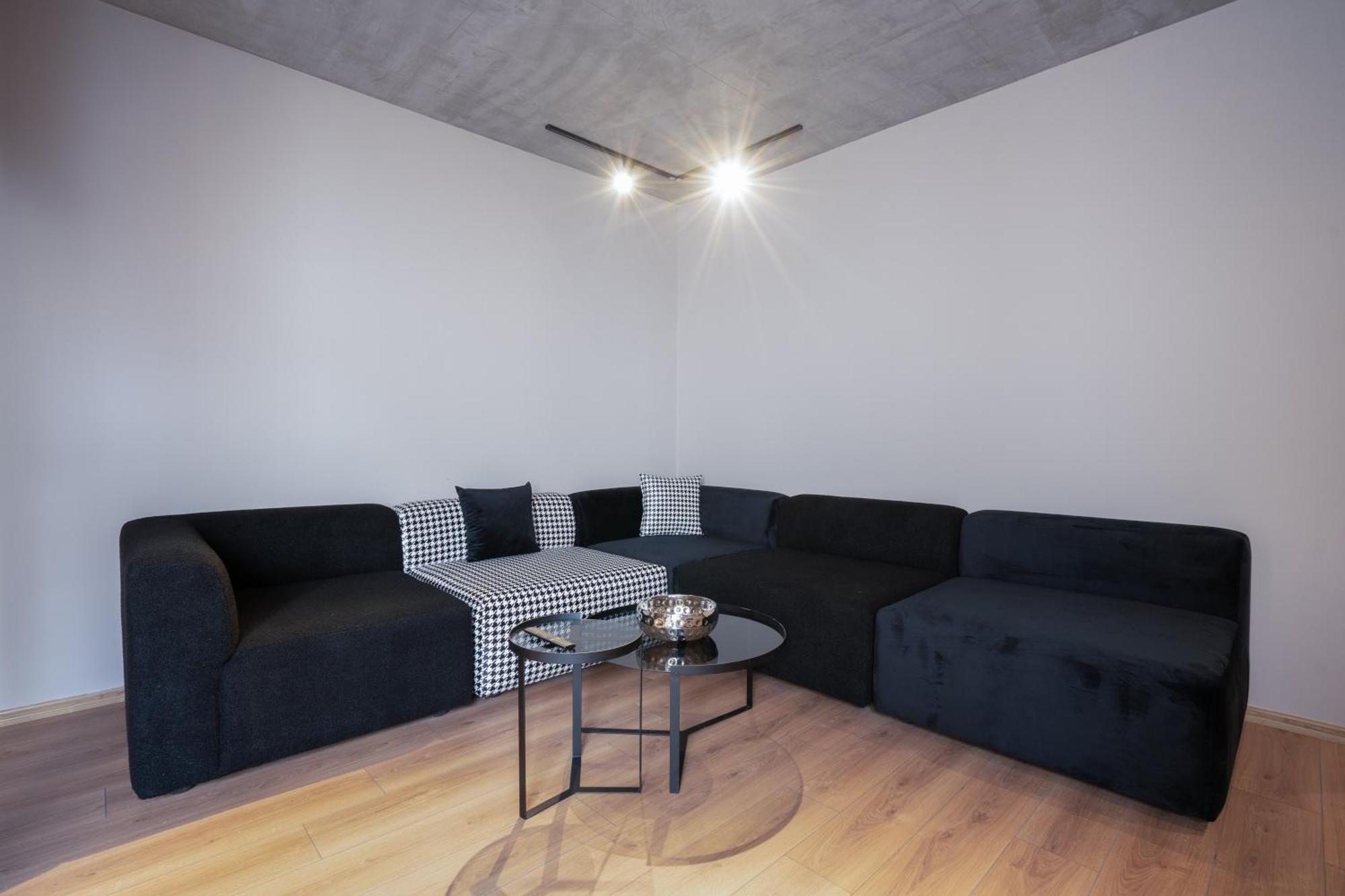 Twenty Six Anfa Luxury Residence By Shortstaycasa-Central-Parking Casablanca Exterior foto